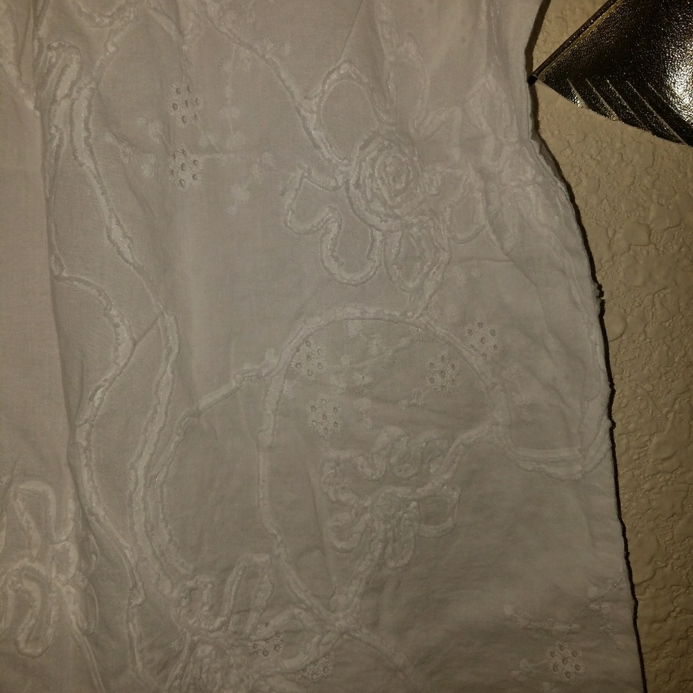 Fun Flower Textured Top - Picture 5 of 5